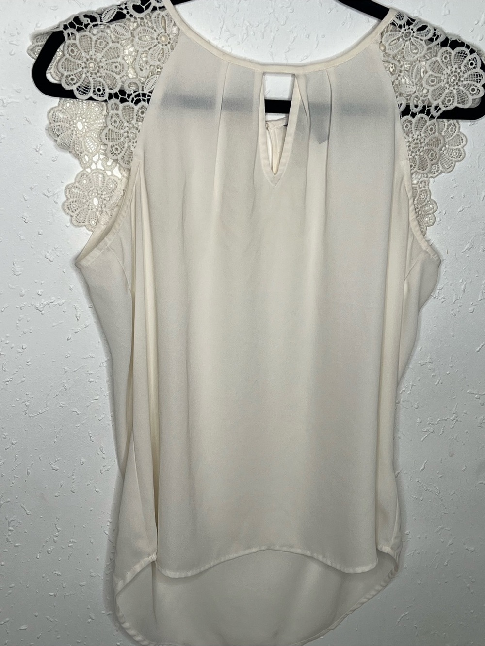 Express Ivory Lace-Trim Keyhole Camisole